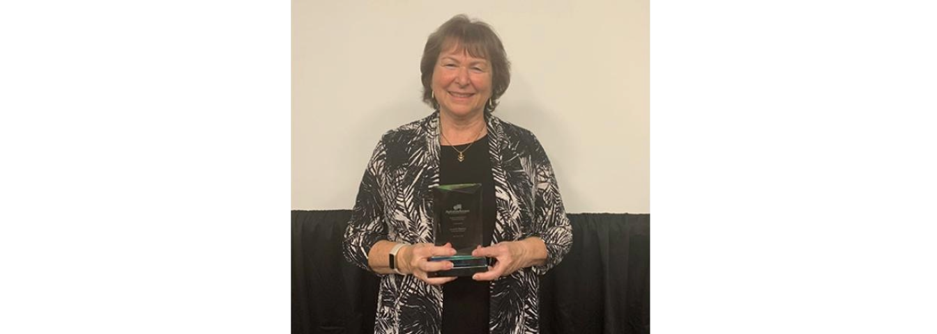 Dr. Leora Cherney with Inaugural Mentoring Award from Aphasia Access