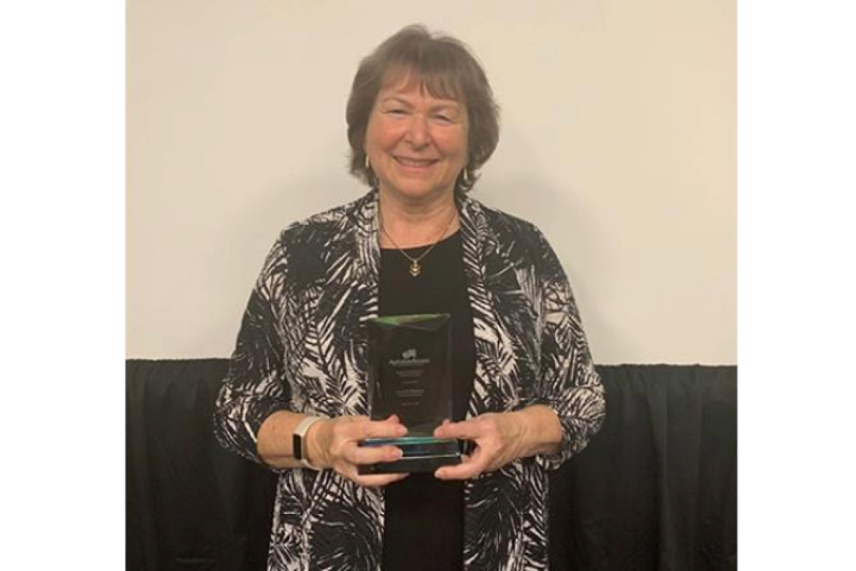 Dr. Leora Cherney with Inaugural Mentoring Award from Aphasia Access