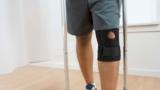 man on crutchs for knee